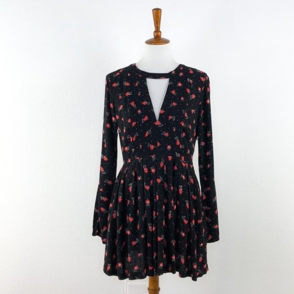 Free People Dresses & Skirts - Free People Black Floral Print Tegan Mini Dress